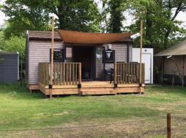 Tiny House de Wood Lodge，位于奥特马瑟姆的露营地