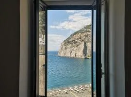 Dipintodazzurro, appartamento sul mare di Sorrento