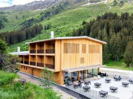 Campra Alpine Lodge & Spa，位于Olivone的酒店