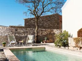 Casa Les Germanes，位于Gramuntell的带泳池的酒店