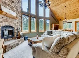 Private Retreat with Hot Tub and Game Room - Mountain Vista