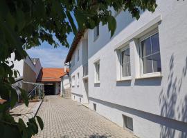 Ferienwohnungen "Zum Süss"，位于滨湖新锡德尔的酒店
