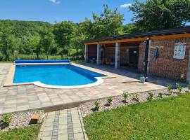 Holiday Home Faruk，位于Račić的别墅