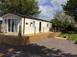 Lake District Cumbria Gilcrux Solway Firth Cabin，位于Wigton的酒店