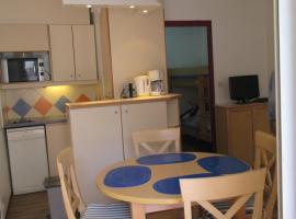 Promenade des Bains Apartment，位于圣拉斐尔的酒店