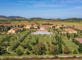 Poggio all'Agnello Sport & Family Holidays，位于波普洛尼亚的酒店