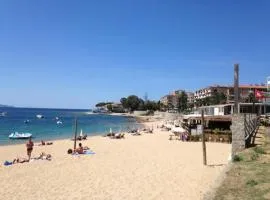 Ajaccio magnifique T2 37m2 centre ville vue mer au bord de la plage Neuf 4 couchages balcon parking privé fermé Clim wifi