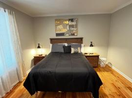 Atlanta Unit 2 Room 2 - Peaceful Private Bedroom Private Bathroom Suite，位于亚特兰大摩根之家附近的酒店