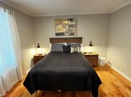 Atlanta Unit 2 Room 2 - Peaceful Private Bedroom Private Bathroom Suite