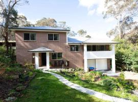 The roses house - Cozy and Modern house in Katoomba，位于肯图巴的别墅