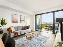 Cinema Suites Apartments by Urban Rest