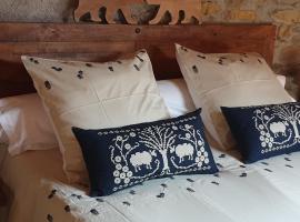 chambre et table d'hôtes La Grande Ourse，位于Sauveterre的酒店