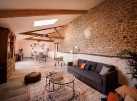 Proche PuyDuFou - Gite Maison La Roulière