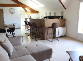 Superbe Appartement Circuit des 3 Chateaux，位于Folembray的酒店