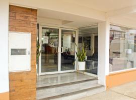 HOTEL VILLA MARGARITAS，位于比亚埃尔莫萨卡洛斯&middot;罗维罗萨&middot;佩雷斯机场附近的酒店