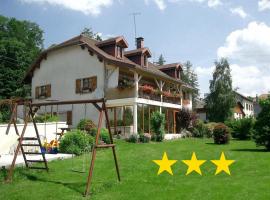 Gîte 1804 Montagnes du Jura avec Spa et Sauna classé 3 étoiles，位于Foncine-le-Haut的Spa酒店