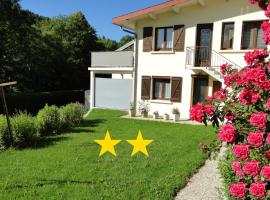 Gîte 1805 Montagnes du Jura avec Spa et Sauna classé 2 étoiles，位于Foncine-le-Haut的公寓