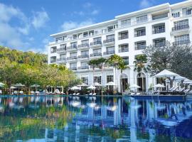 The Danna Langkawi - A Member of Small Luxury Hotels of the World，位于立咯海滩的带按摩浴缸的酒店