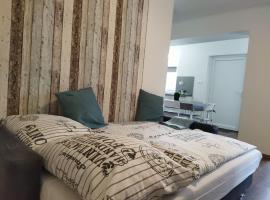 Holdudvar Apartman，位于久洛的自助式住宿