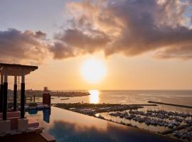 Okinawa Prince Hotel Ocean View Ginowan，位于宜野湾市冲绳会议中心附近的酒店