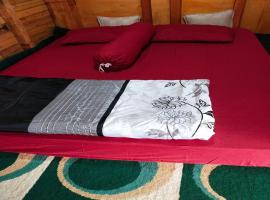 Homestay Pak Ucu，位于Tanjunguban的酒店