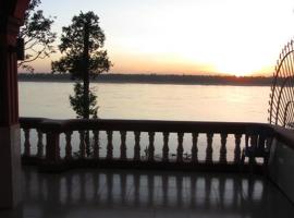 Heng Heng 1 hotel and restaurant，位于Krong Kracheh的酒店