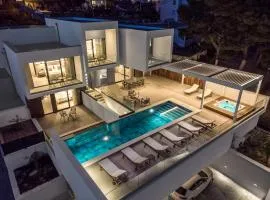New! Villa Bava with 4 En-suite Bedrooms, Heated 33 sqm Pool