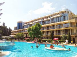 Hotel Koral，位于圣君士坦丁和海伦那的酒店