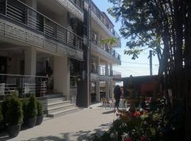 Hotel La John，位于旧瓦马的酒店