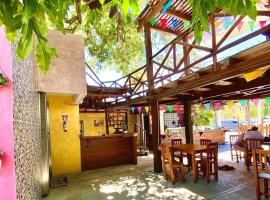 La Luz Hostal Cancun，位于坎昆的酒店