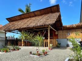 MOMO Hostel，位于莫阿尔博阿的海滩酒店