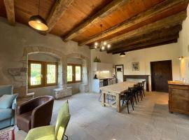 Chateau de Latour sur Sorgue，位于Latour的酒店