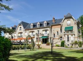 Logis Hôtel Restaurant Le Parc，位于萨勒布里的酒店