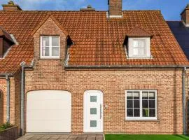 Nice Home In Bredene With 3 Bedrooms And Wifi
