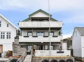 Lovely Apartment In Sævelandsvik