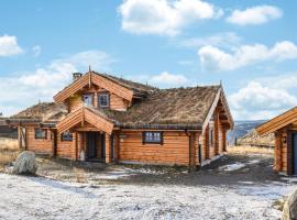 Lovely Home In yer With House A Mountain View，位于奥耶的酒店