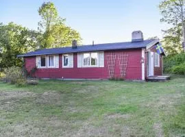 3 Bedroom Lovely Home In Torhamn