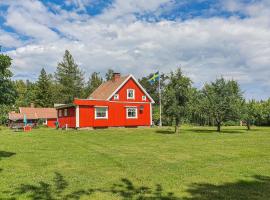 Beautiful Home In Mullsjö With Kitchen，位于穆尔舍的酒店