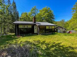 Gorgeous Home In Mollaryd With Wifi，位于Mollaryd的酒店