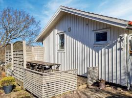 Gorgeous Home In Skrhamn With Wifi，位于谢尔港的酒店