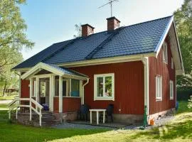 Stunning Apartment In Rönneshytta