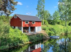 Cozy Home In Torsby With House Sea View，位于图什比的酒店