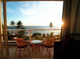 The Beach Front Apartment - Colombo, Uswetakeiyawa, Colombo，位于瓦特勒的酒店