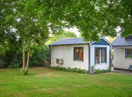 Lovely Apartment In Beddingestrand，位于Beddinge Strand的酒店