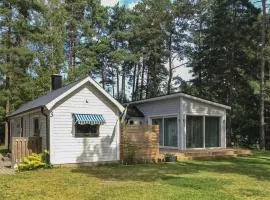 Nice Home In hus With Kitchen