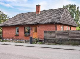 Nice Home In Höganäs With Wifi，位于赫加奈斯的酒店