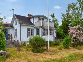 3 Bedroom Stunning Home In Ronneby