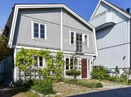 Cozy Home In Karlskrona With Kitchen