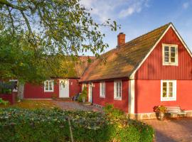 Stunning Home In Ystad With Sauna, 3 Bedrooms And Wifi，位于斯塔德伊斯塔动物园附近的酒店