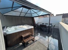 Appartement haut de gamme avec Jacuzzi Champagnole，位于尚帕尼奥勒的酒店